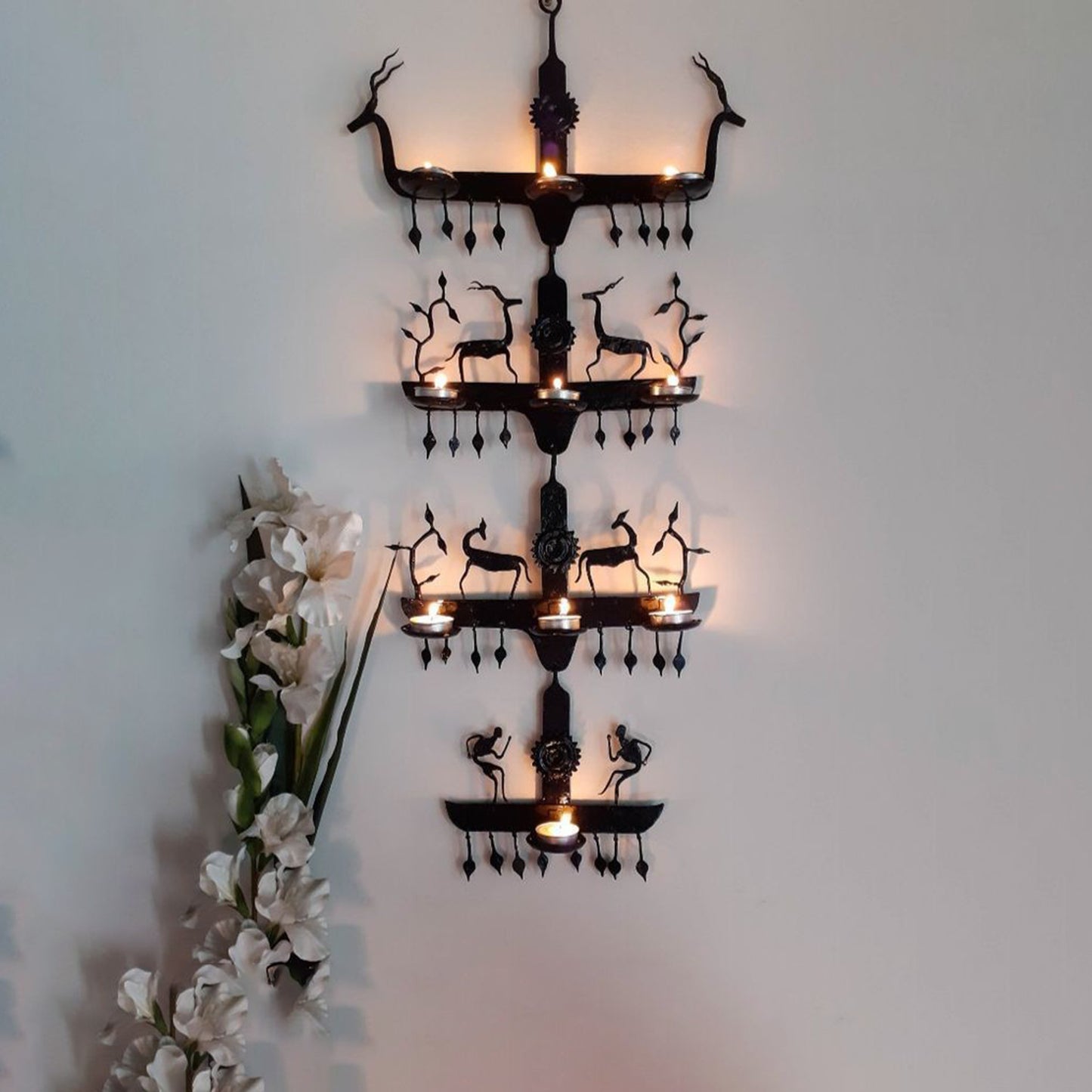 Jungle Life Wall Hanging Tea Light Holder: Nature-Inspired Décor Delight